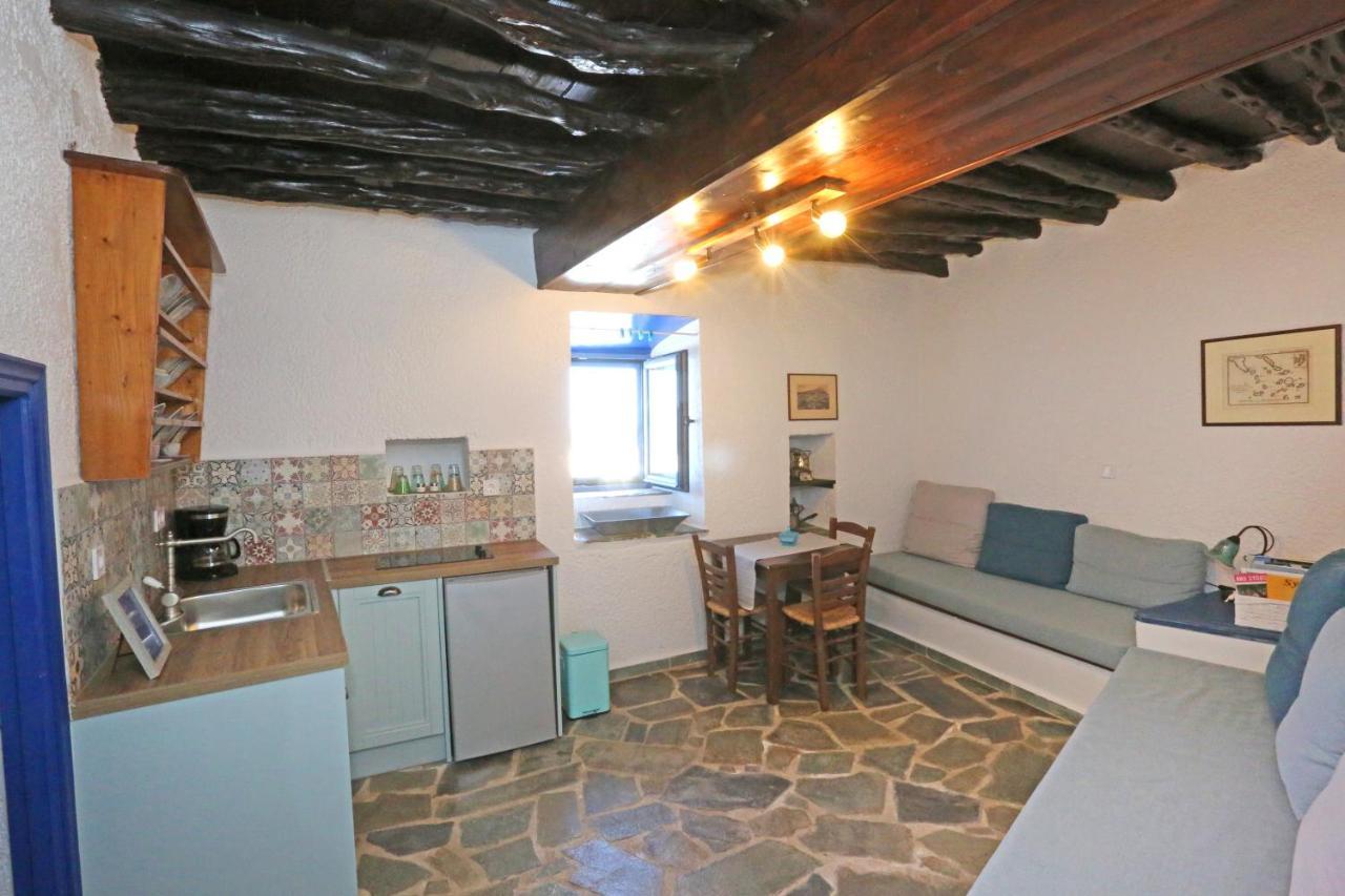 Le petit château Áno Sýros Extérieur photo