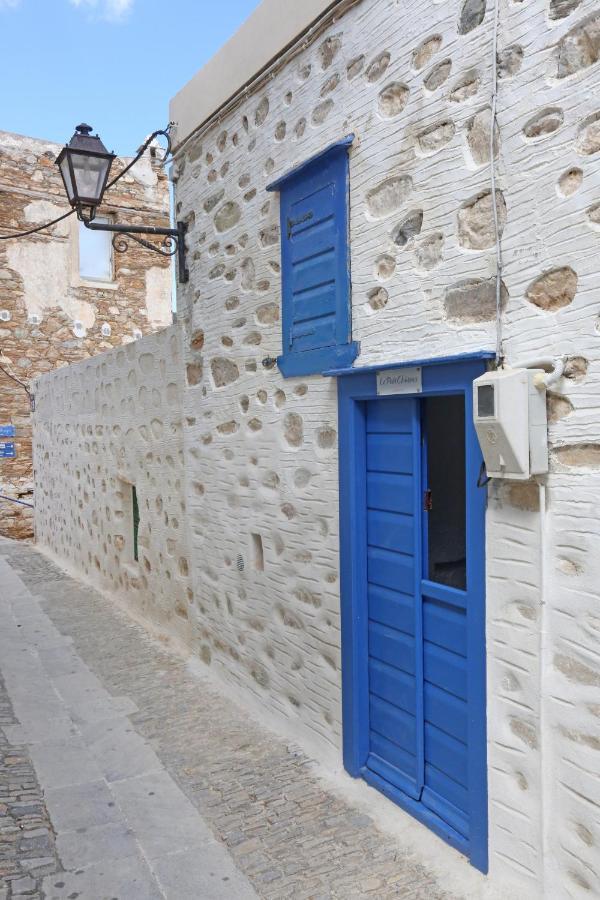 Le petit château Áno Sýros Extérieur photo