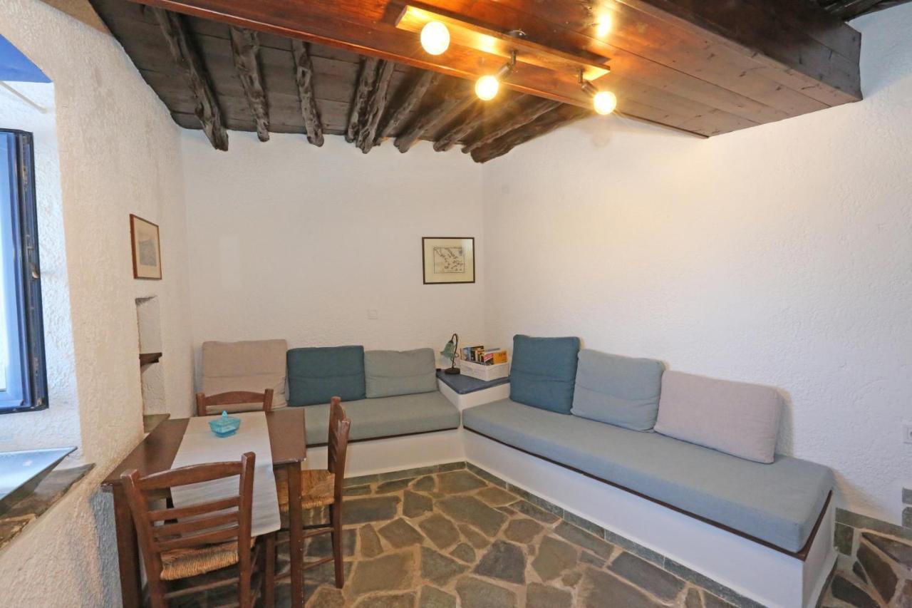 Le petit château Áno Sýros Extérieur photo