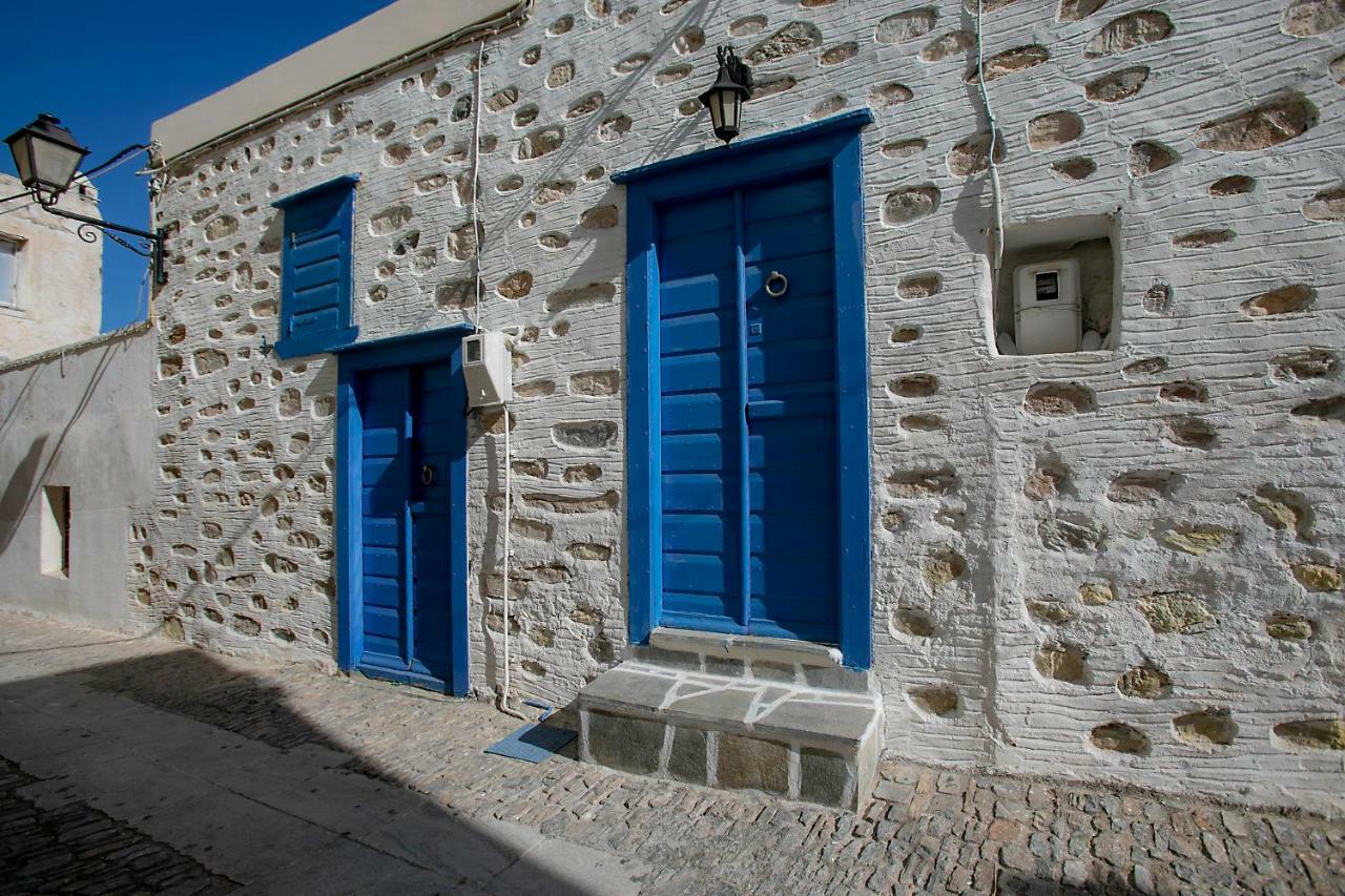 Le petit château Áno Sýros Extérieur photo